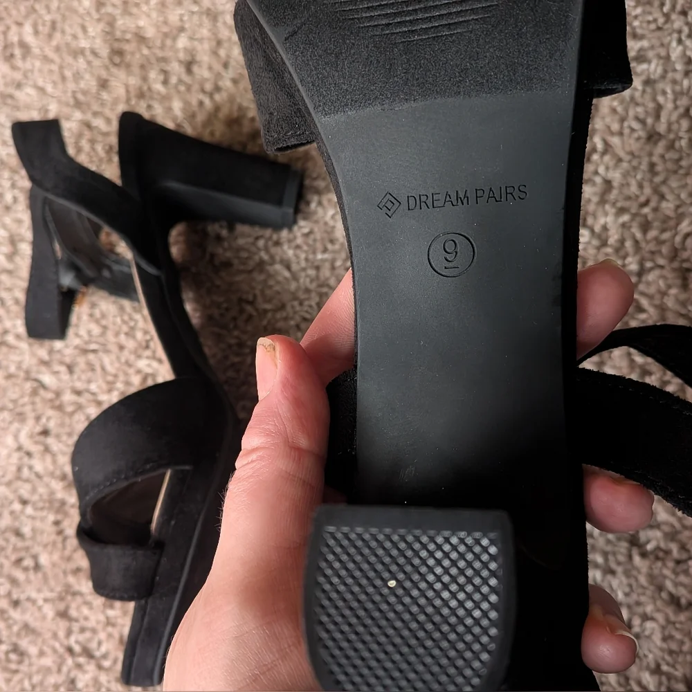 Dream Pairs Chunky Ankle Strap Sandal Heels Size 9 NWT - Picture 6 of 9